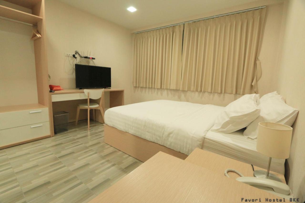 Favori Hostel Bangkok Surawong エクステリア 写真