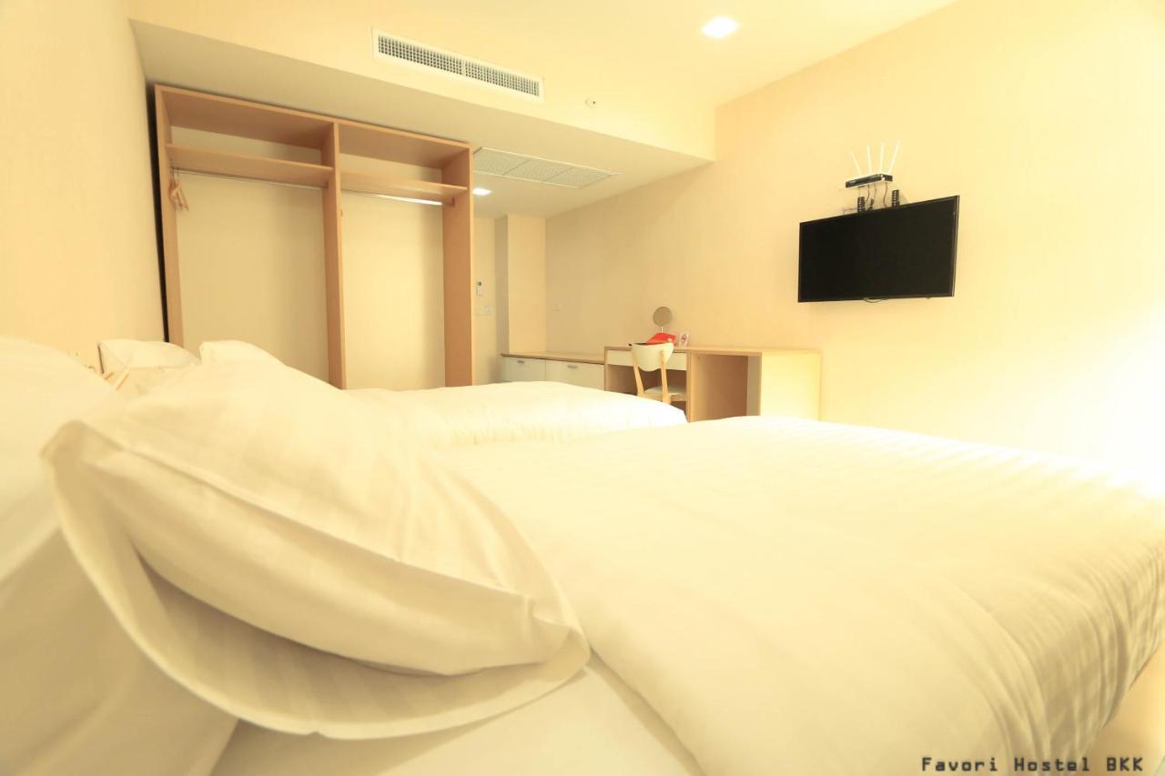 Favori Hostel Bangkok Surawong エクステリア 写真
