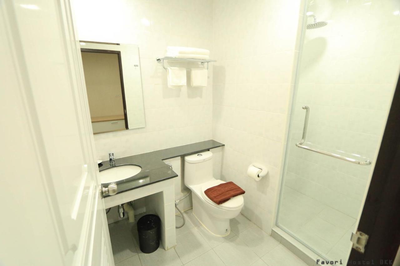 Favori Hostel Bangkok Surawong エクステリア 写真